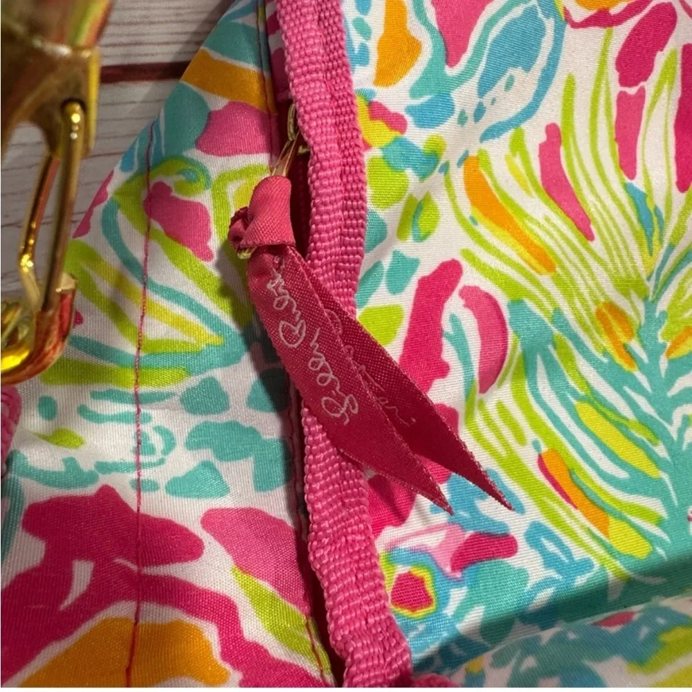 Lilly Pulitzer Insulated Beach Cooler in Lovers Coral with shoulder strap NEW - Picture 5 of 8